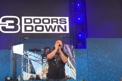 3 Doors Down lead singer stops concert to share the Gospel