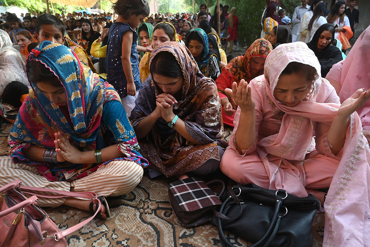 Christian widow beaten by mob, charged with blasphemy in Pakistan