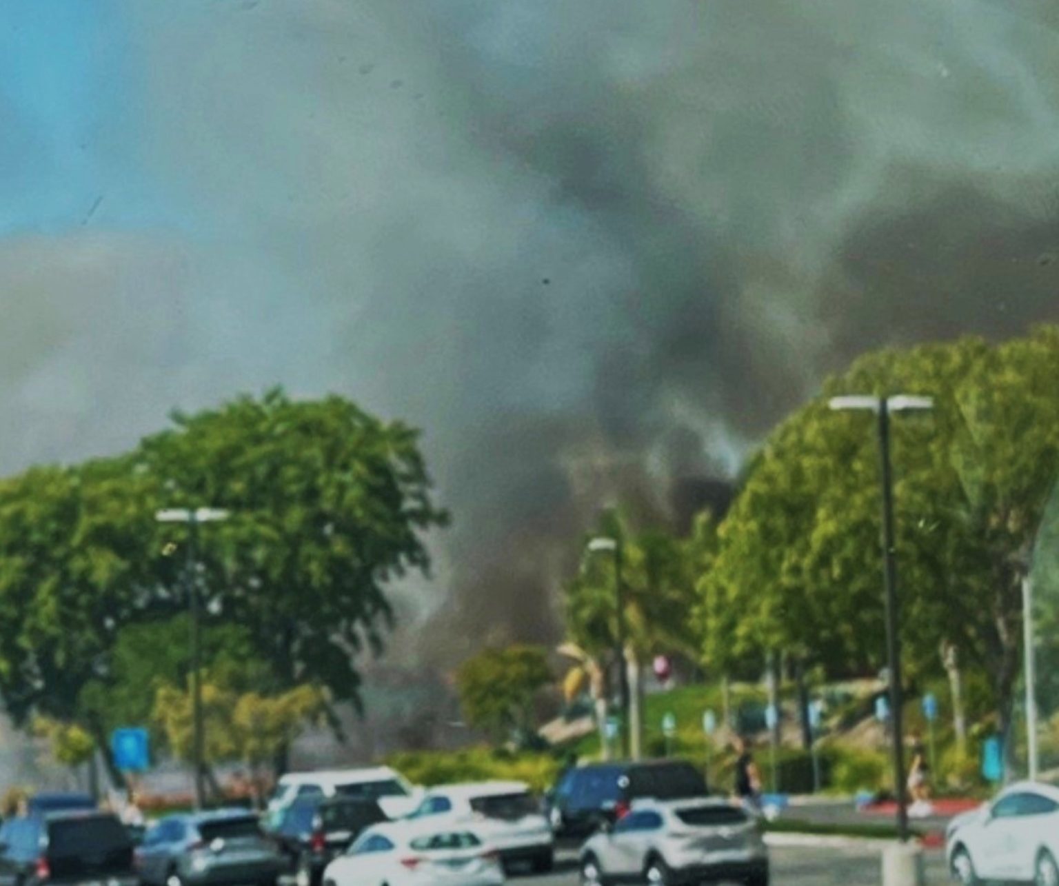 Rick Warren urges prayers as brushfire reaches Saddleback Church