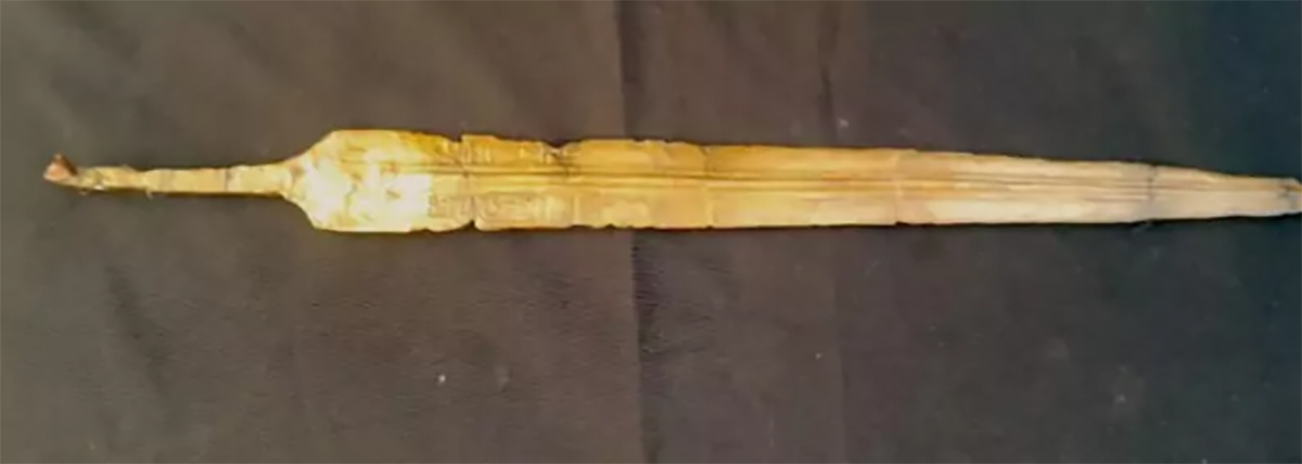 Archeologists discover fortress, sword linked to Exodus period