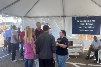 Baptists evangelize at Mississippi State Fair, 373 decisions made