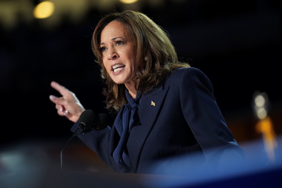 Kamala Harris heckled at Pa. church, 'every voice is important'