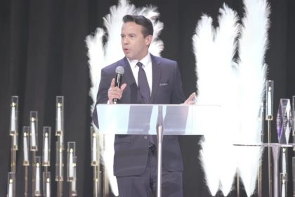 Samuel Rodriguez receives Jack Hayford Lifetime Achievement Award