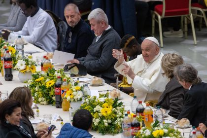 Pope Francis to have Sunday lunch with 1,300 guests on World Day of the Poor