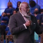 TD Jakes suffers ‘slight health incident’ during Sunday sermon