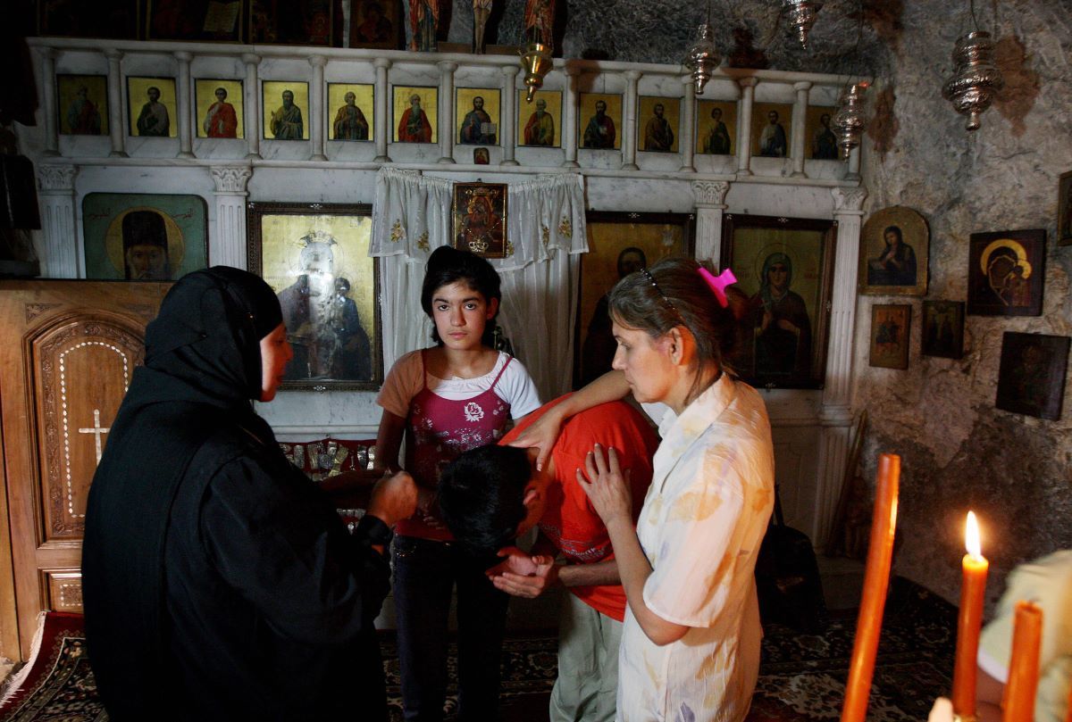 10 ways to pray for Syria's surviving Christian minority