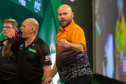 Christian Kist throws first nine-darter at World Darts Championship 2025 and collects £60,000 mega bonus