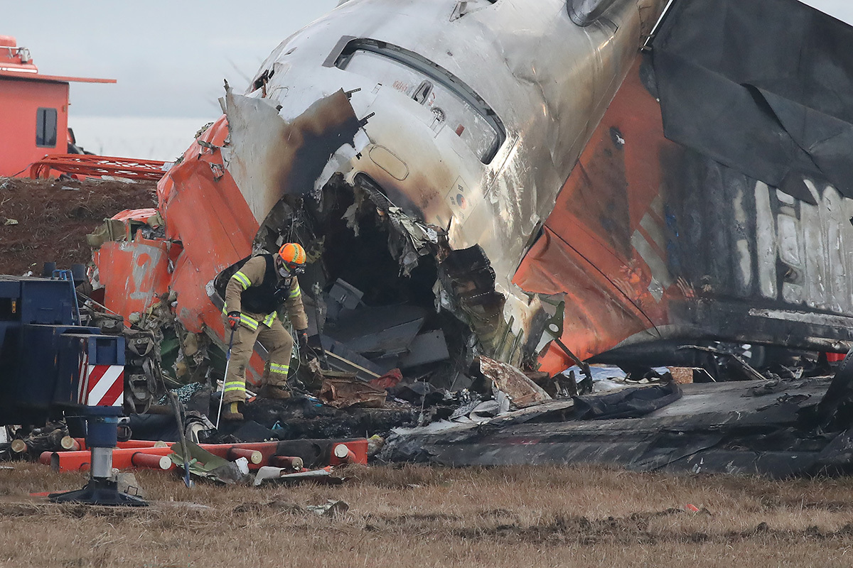 Jeju Air crash survivors detail moments before explosion