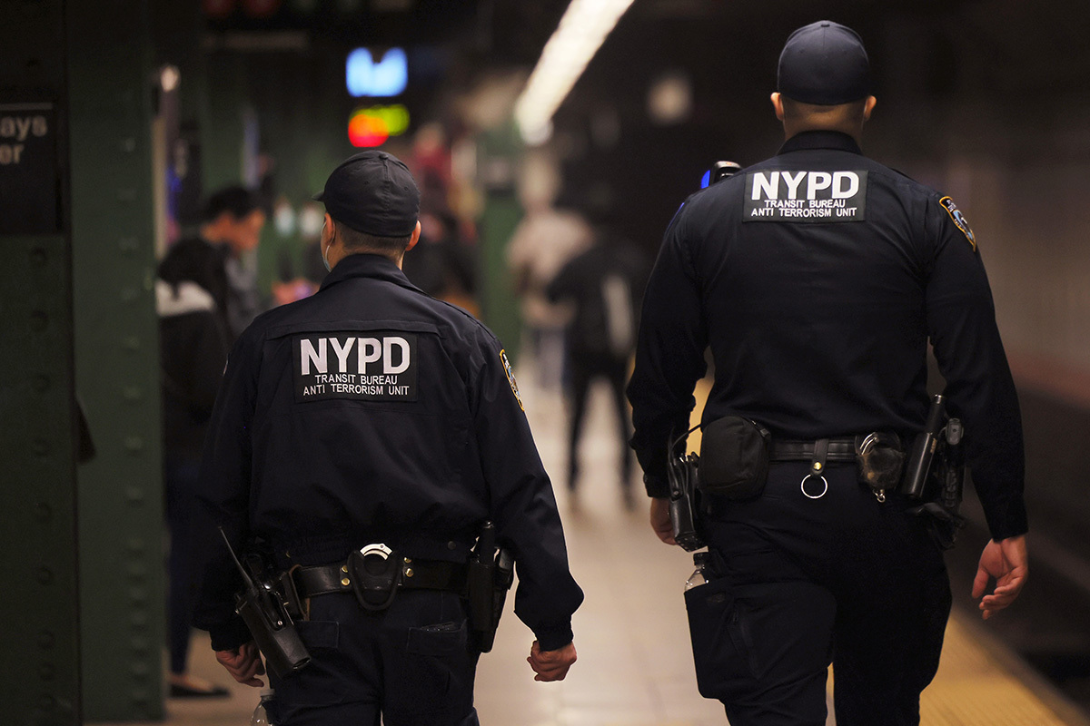 Guardian Angels resume patrols of NYC subway after woman burned