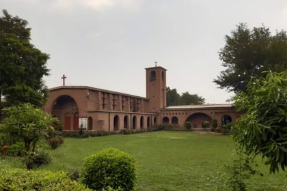 Pakistan's oldest seminary removes head amid corruption scandal