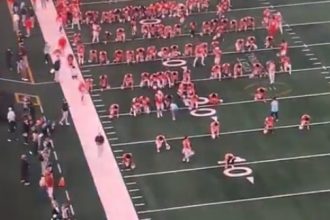 Ohio State players kneel in prayer on field before Cotton Bowl