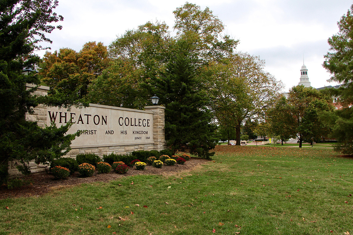 Wheaton College alumni flood petition to change leadership