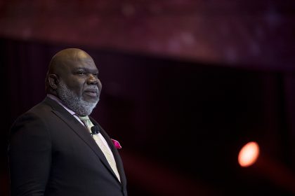 Former youth pastor claims TD Jakes tried to kiss him too