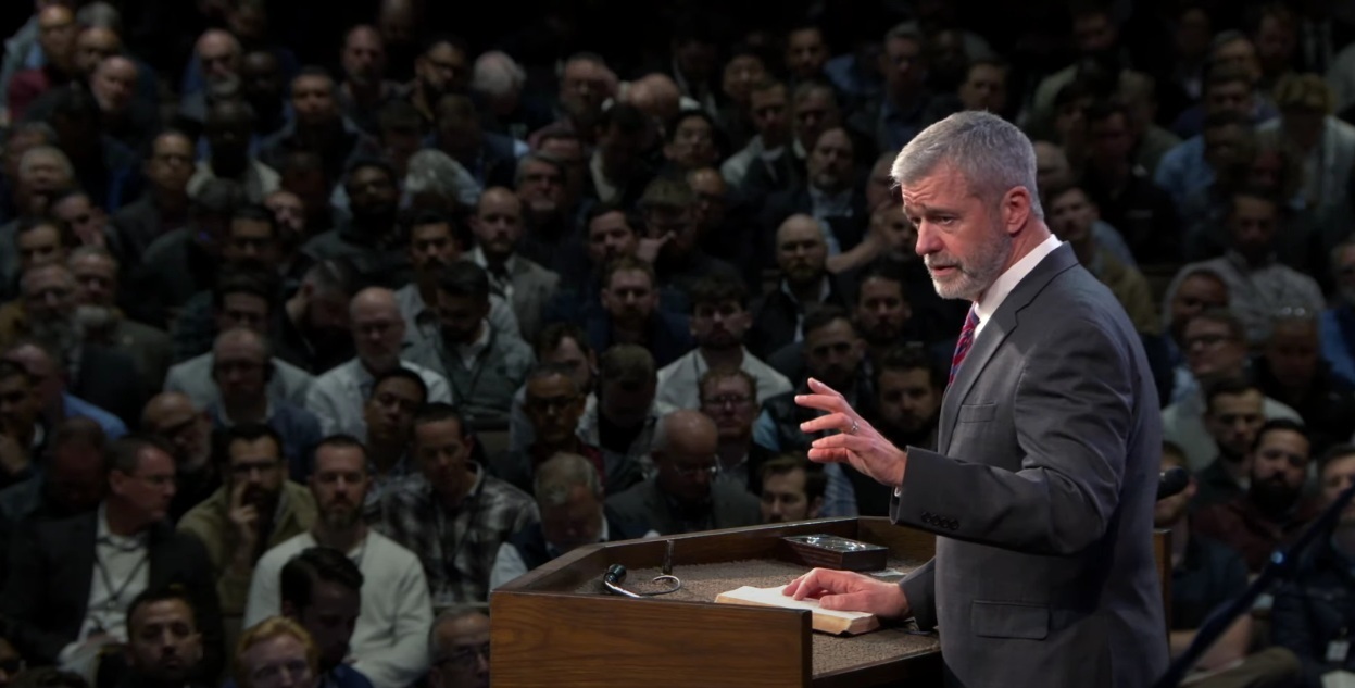 Paul Washer stresses importance of personal prayer