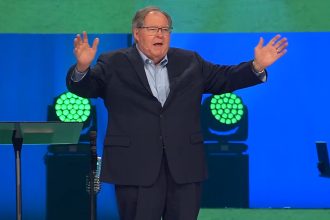 Megachurch pastor claims mistaken identity in abuse cover-up case