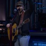 Morgan Wallen gives glory to God during SNL performance