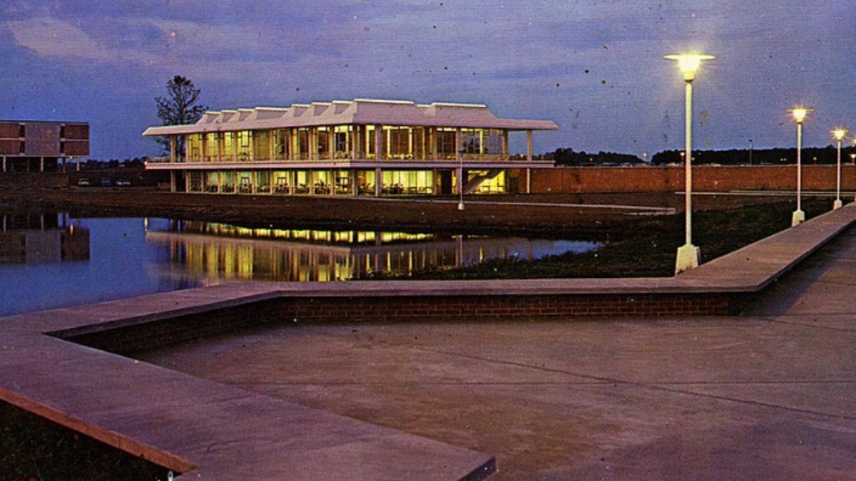 St. Andrews University closing at the end of the school year