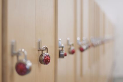 LCPS investigating students who oppose trans locker room policy
