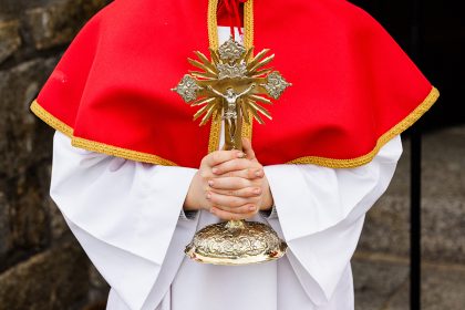 Democrat says Catholic Church must change confessional policy