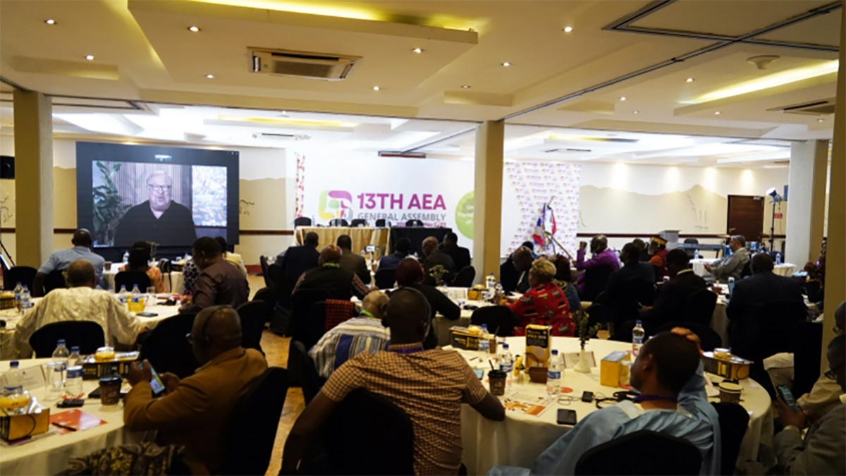Rick Warren tells African Evangelical leaders they 'must lead'