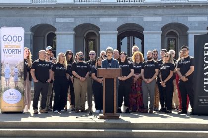 Ex-gay Christians gather at California state Capitol to give hope