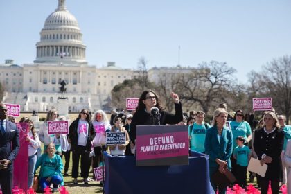 Over 400K diapers to be given away by pro-life group