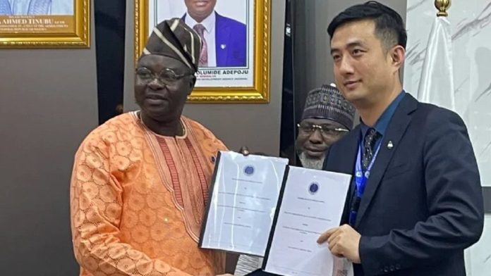 Nigeria, Chinese Firm Sign MoU on Satellite Connectivity