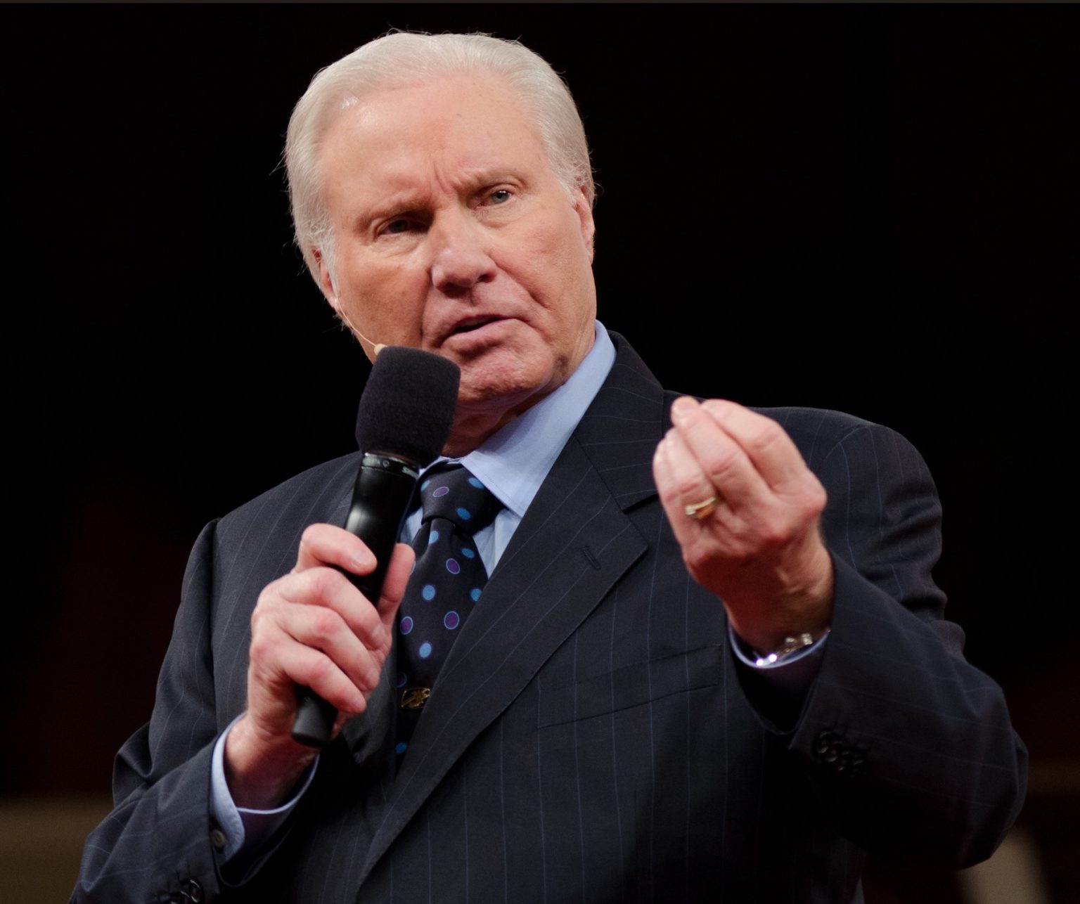 Televangelist Jimmy Swaggart dies at 90