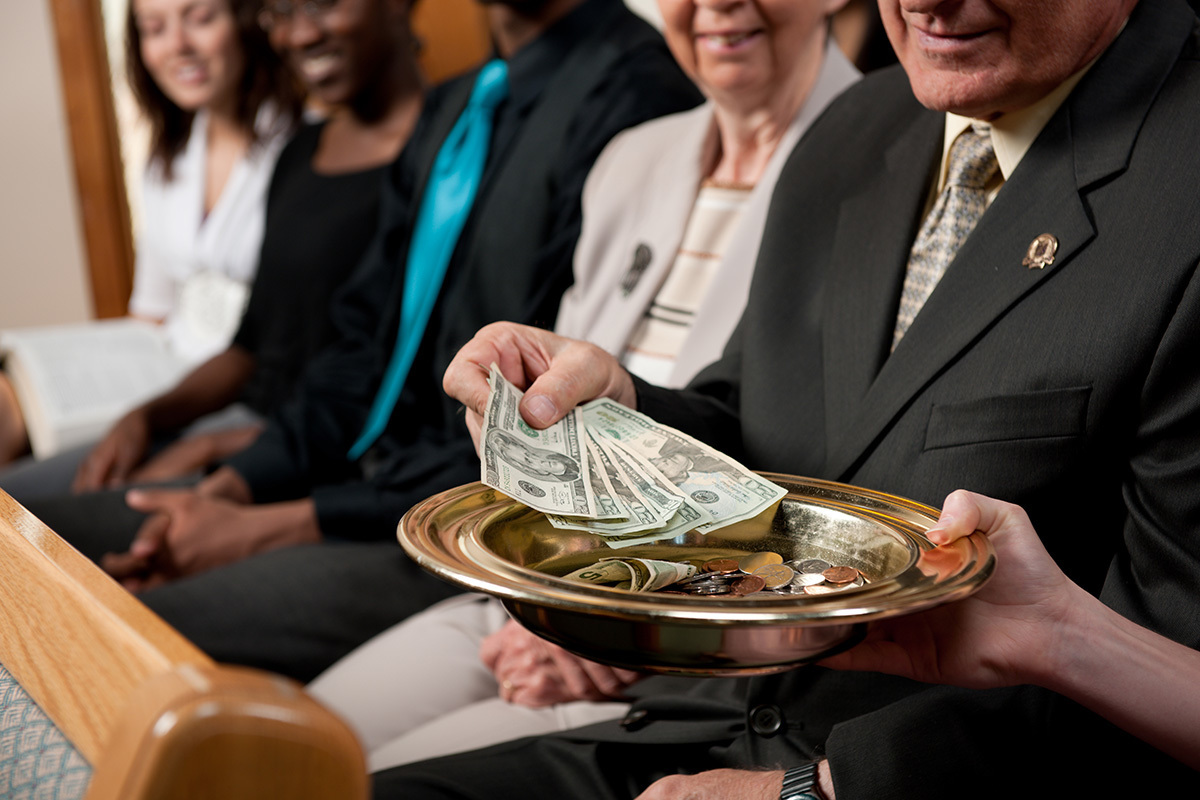 Most churches still pass the plate to collect offerings: Lifeway