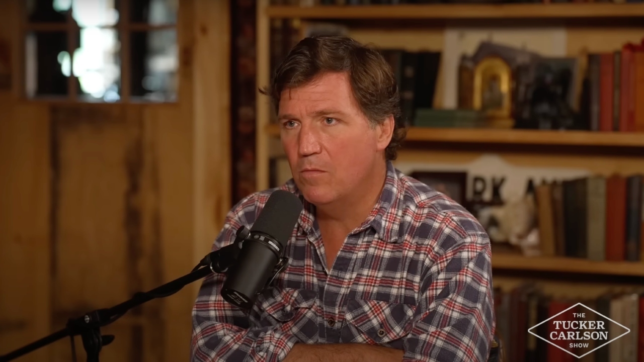 Without proof, Tucker Carlson accuses Israel of crimes in America
