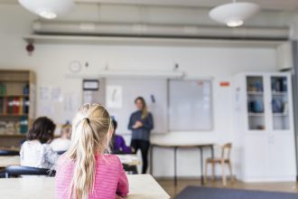Parent advocate warns about AI in classrooms