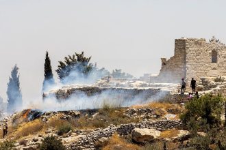 West Bank: Jewish settlers attack Taibeh residents