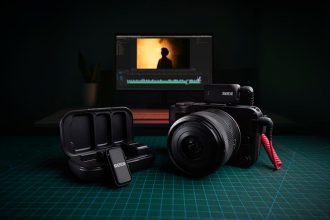 Image of the Rode Wireless Camera Kit attached to a DSLR