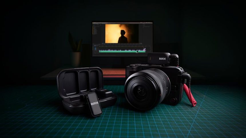 Image of the Rode Wireless Camera Kit attached to a DSLR