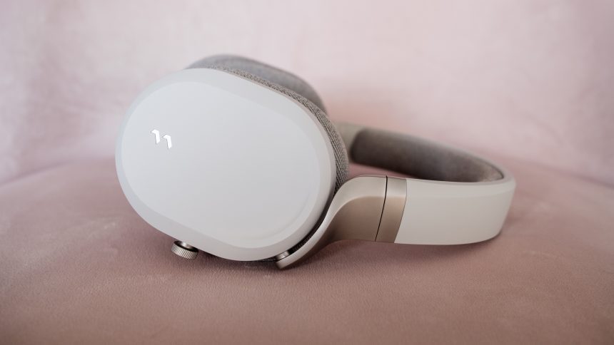 The Fractal Scape features an attractive mix of materials.